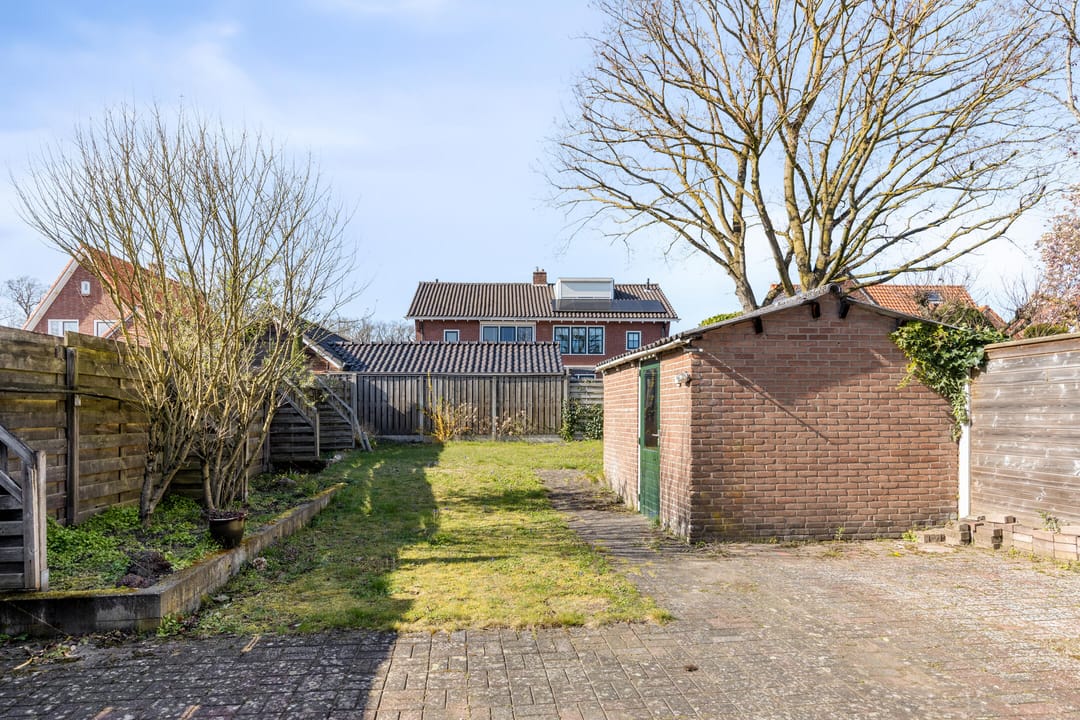 Photo 7 of Johannes Vermeerstraat 17