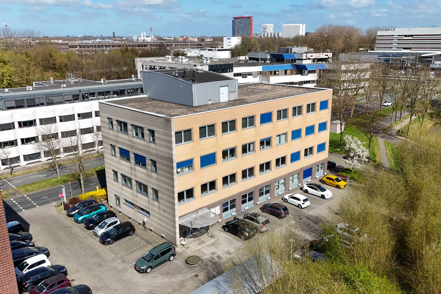 Bekijk foto 2 van Vlinderweg 2