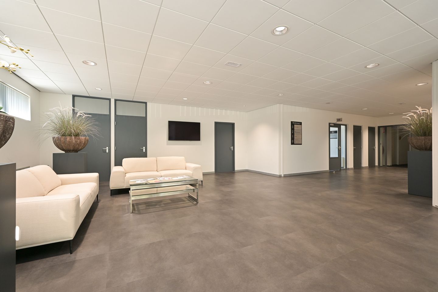 Bekijk foto 4 van Vlinderweg 2