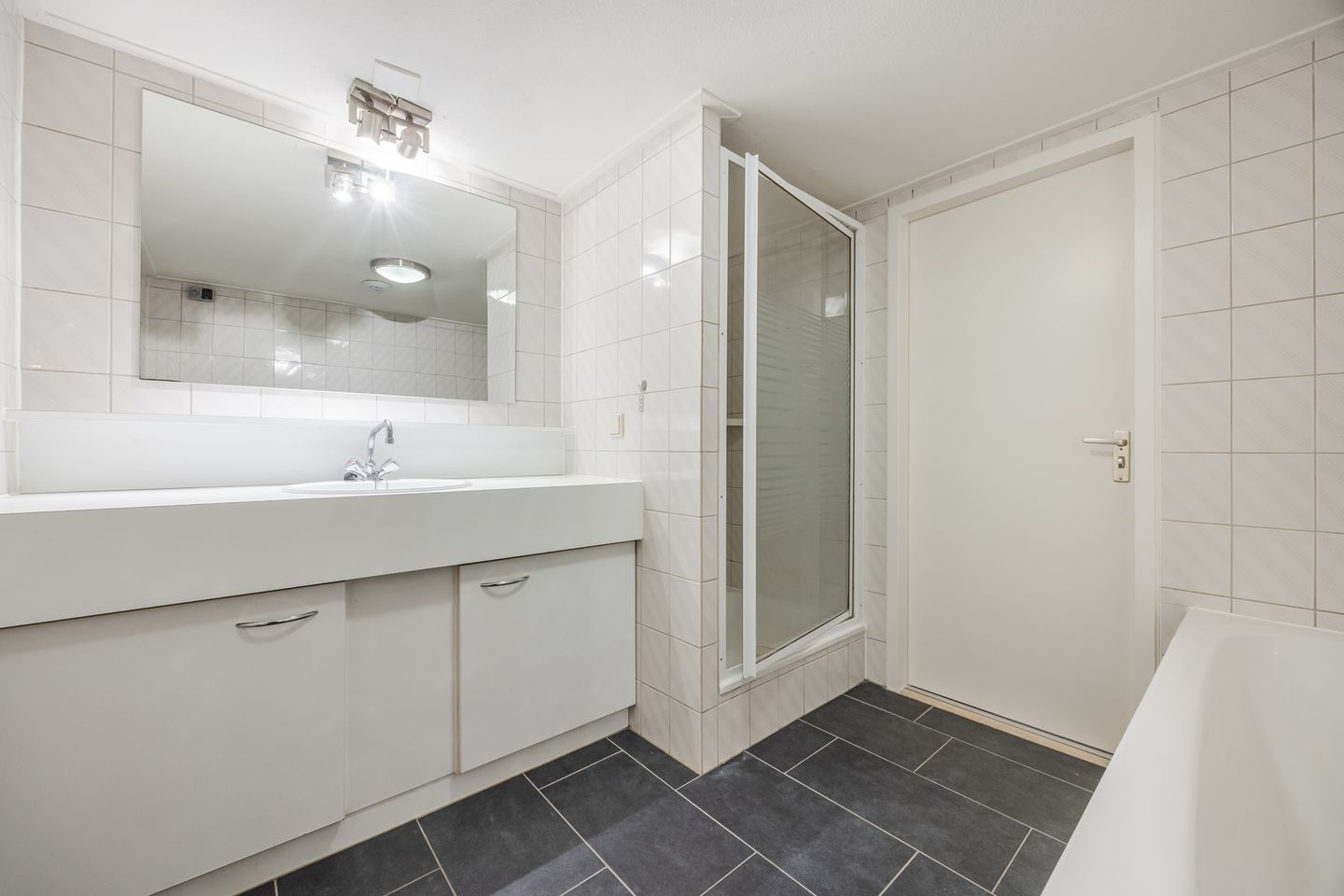 Photo 19 of Heulstraat 58