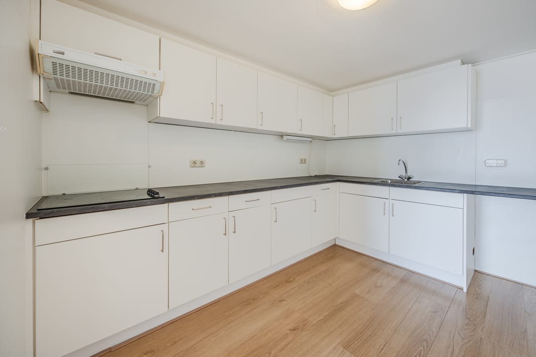 Photo 11 of Heulstraat 58