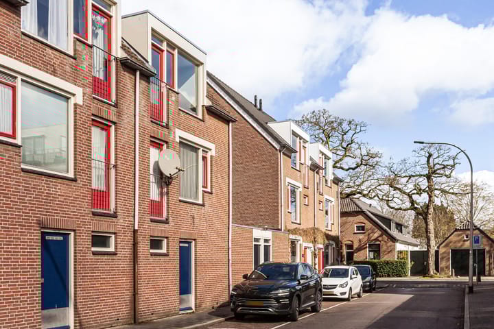 Photo 4 of Bosbesstraat 10