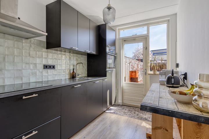 Photo 3 of Vechtstraat 30