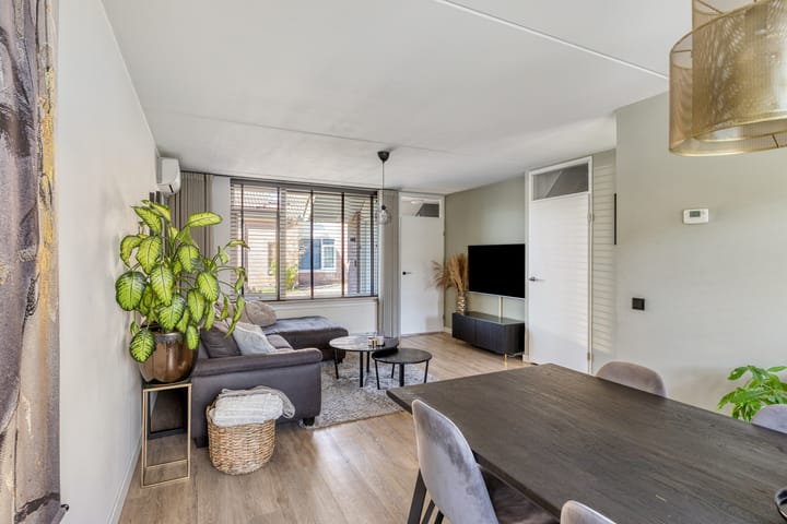 Photo 2 of Vechtstraat 30