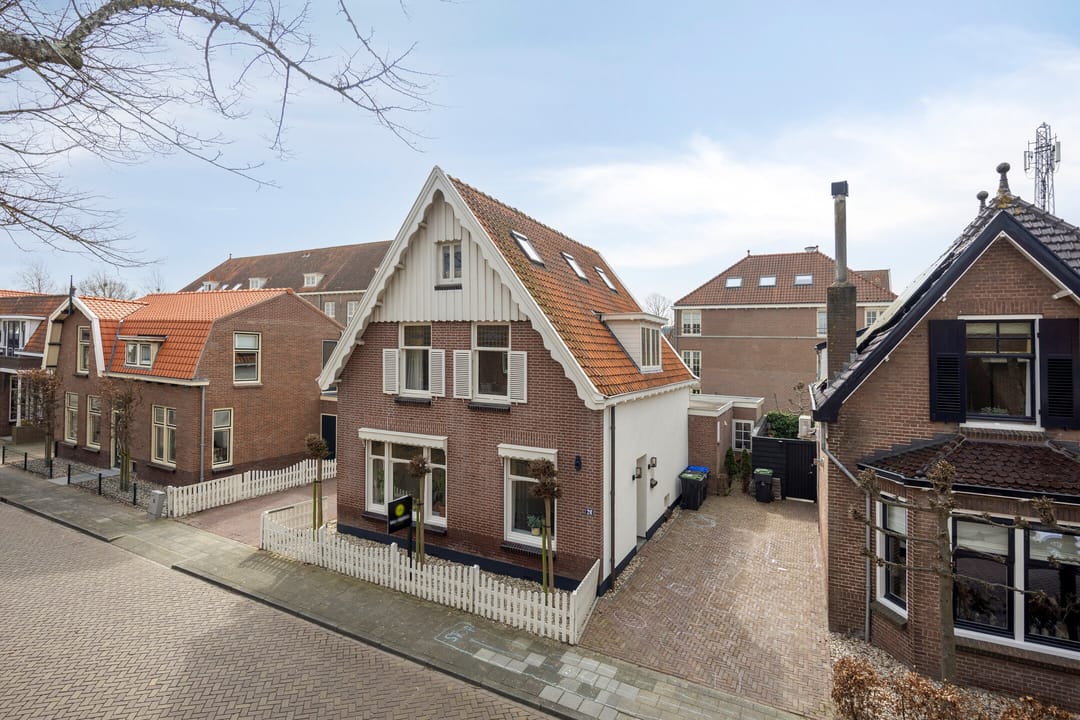 Photo 43 of Hobbemastraat 26