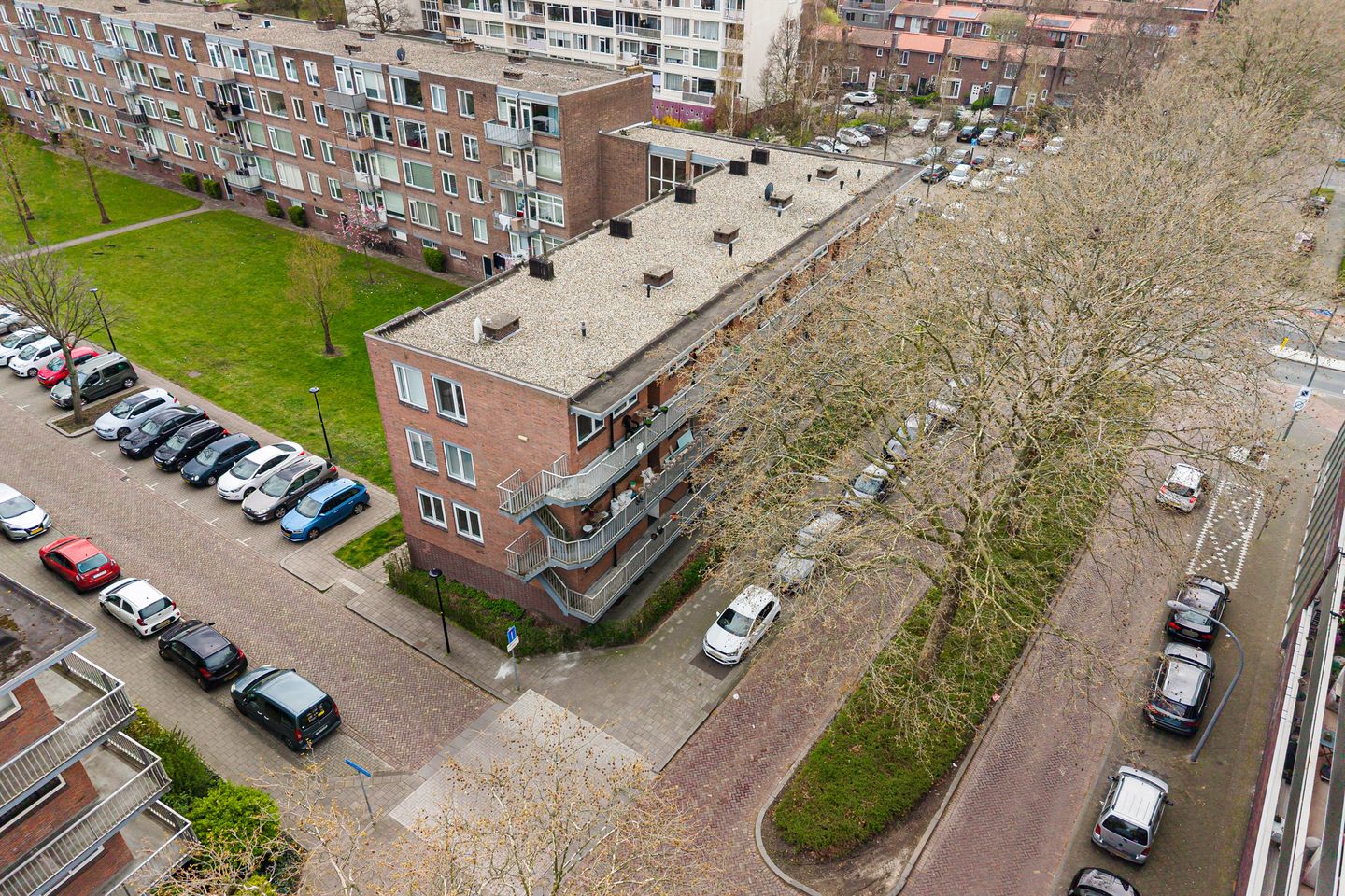 Photo 5 of van der Duyn van Maasdamlaan 96-A