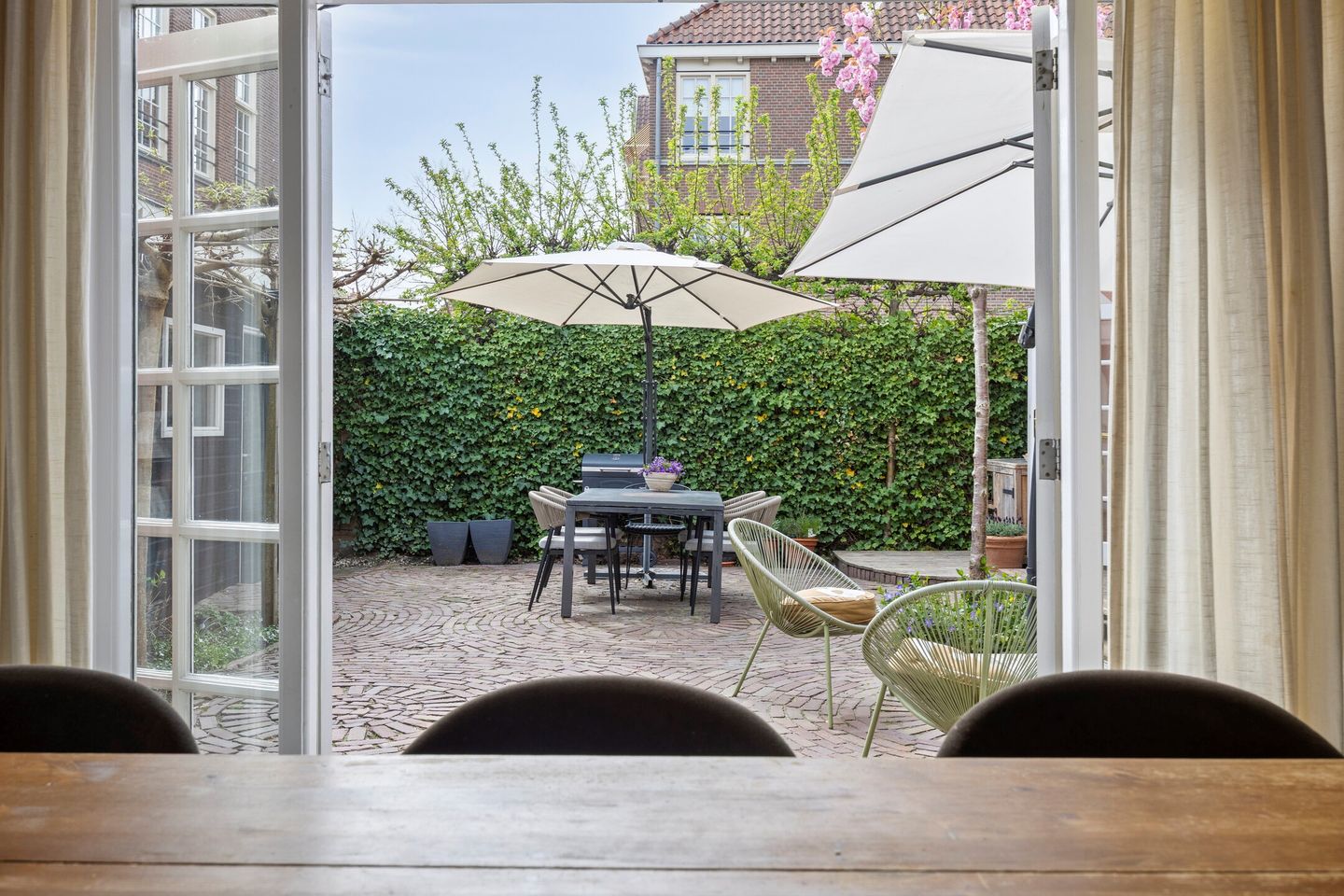Photo 14 of Hobbemastraat 26
