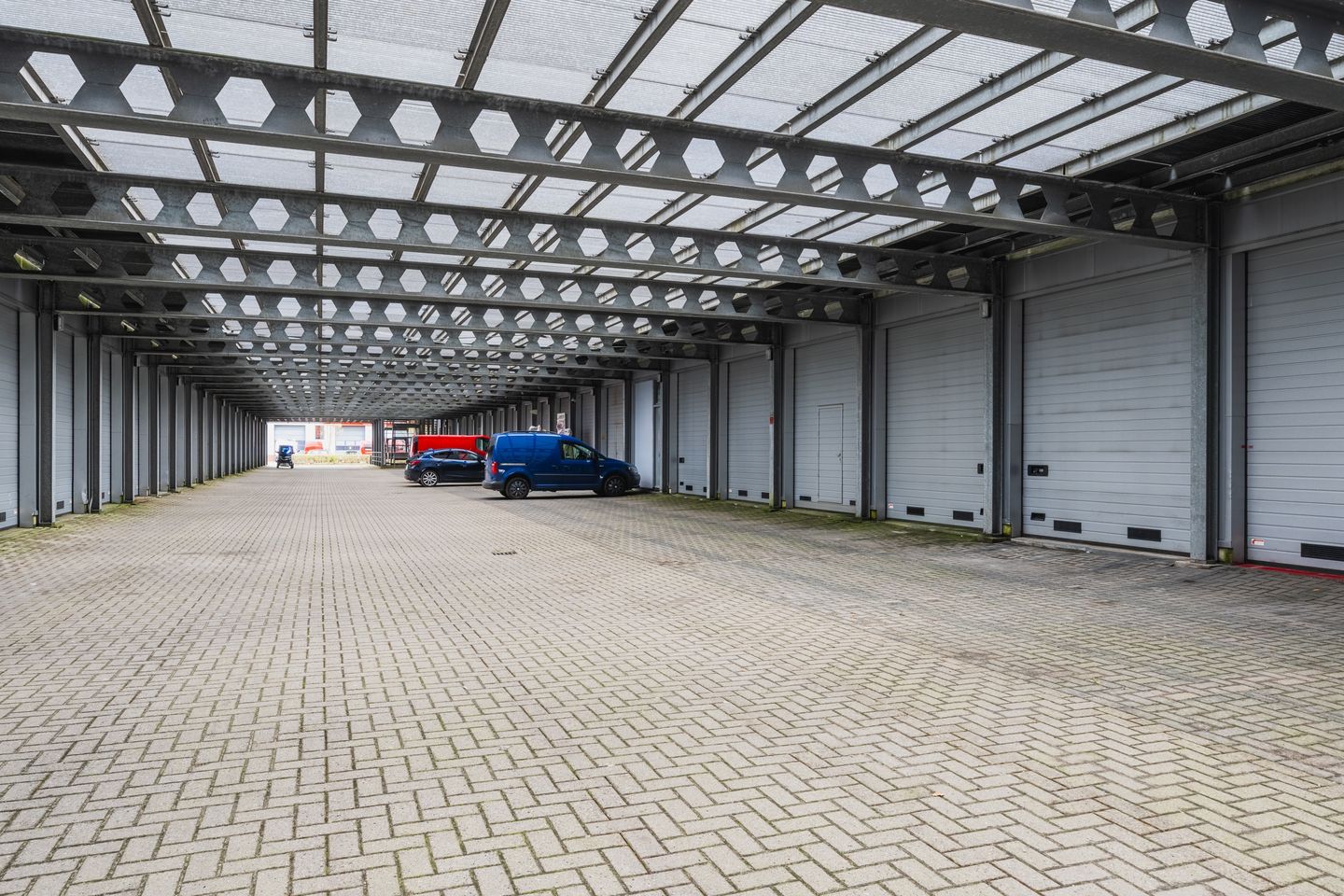 Bekijk foto 3 van Naaldwijkseweg 83