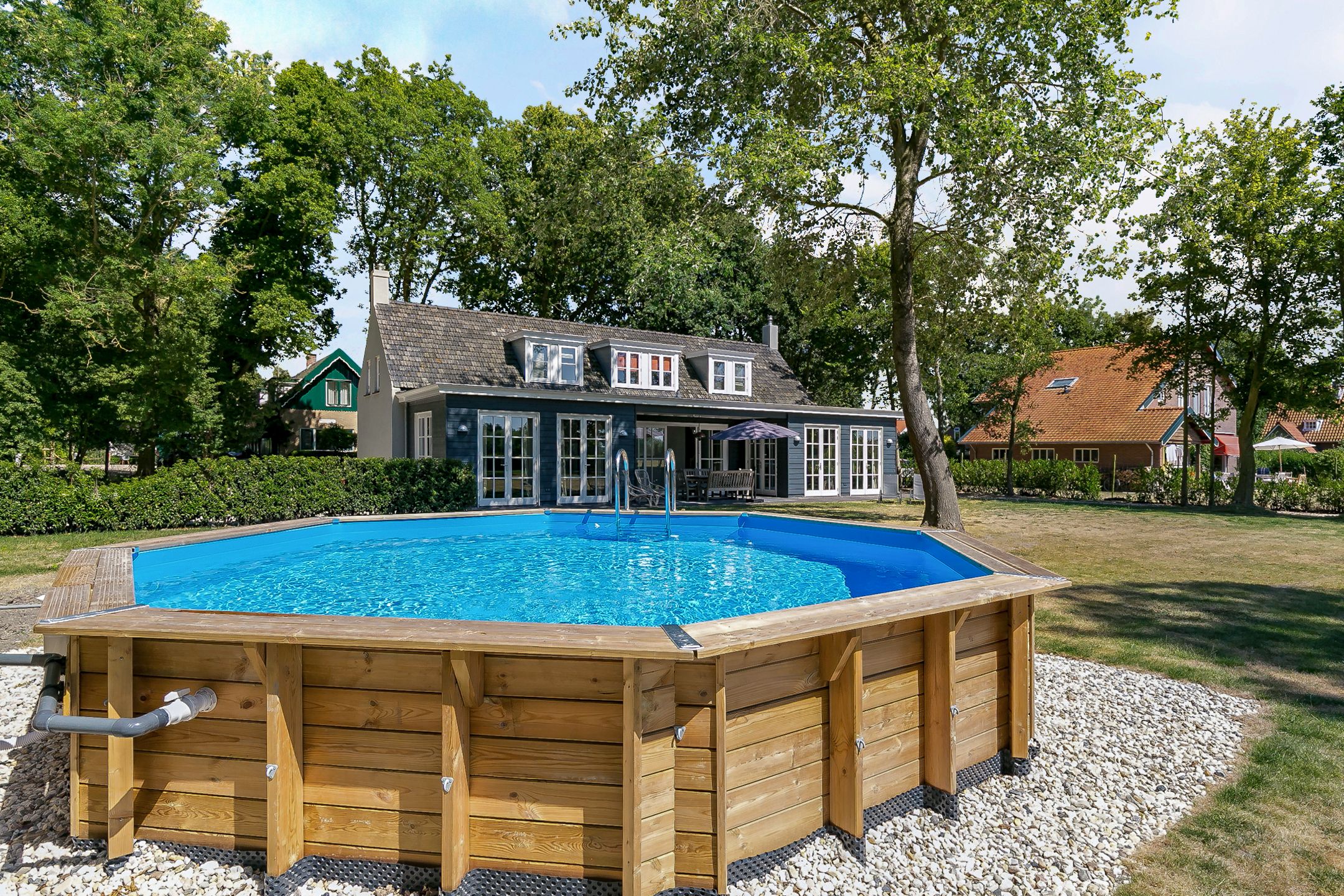 5-bedroom freehold villa in Oostkapelle — photo 2 of 5