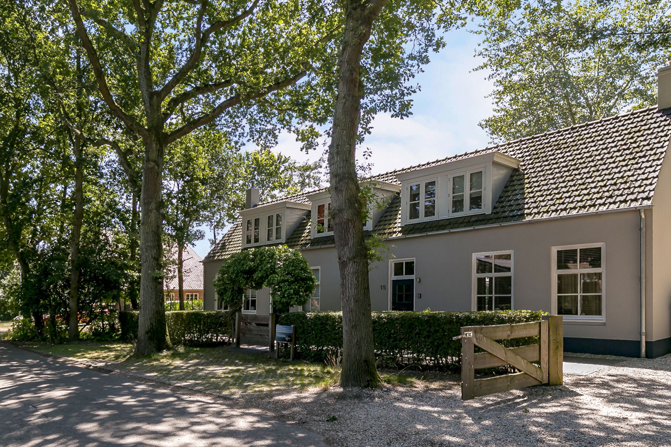 5-bedroom freehold villa in Oostkapelle — photo 1 of 5