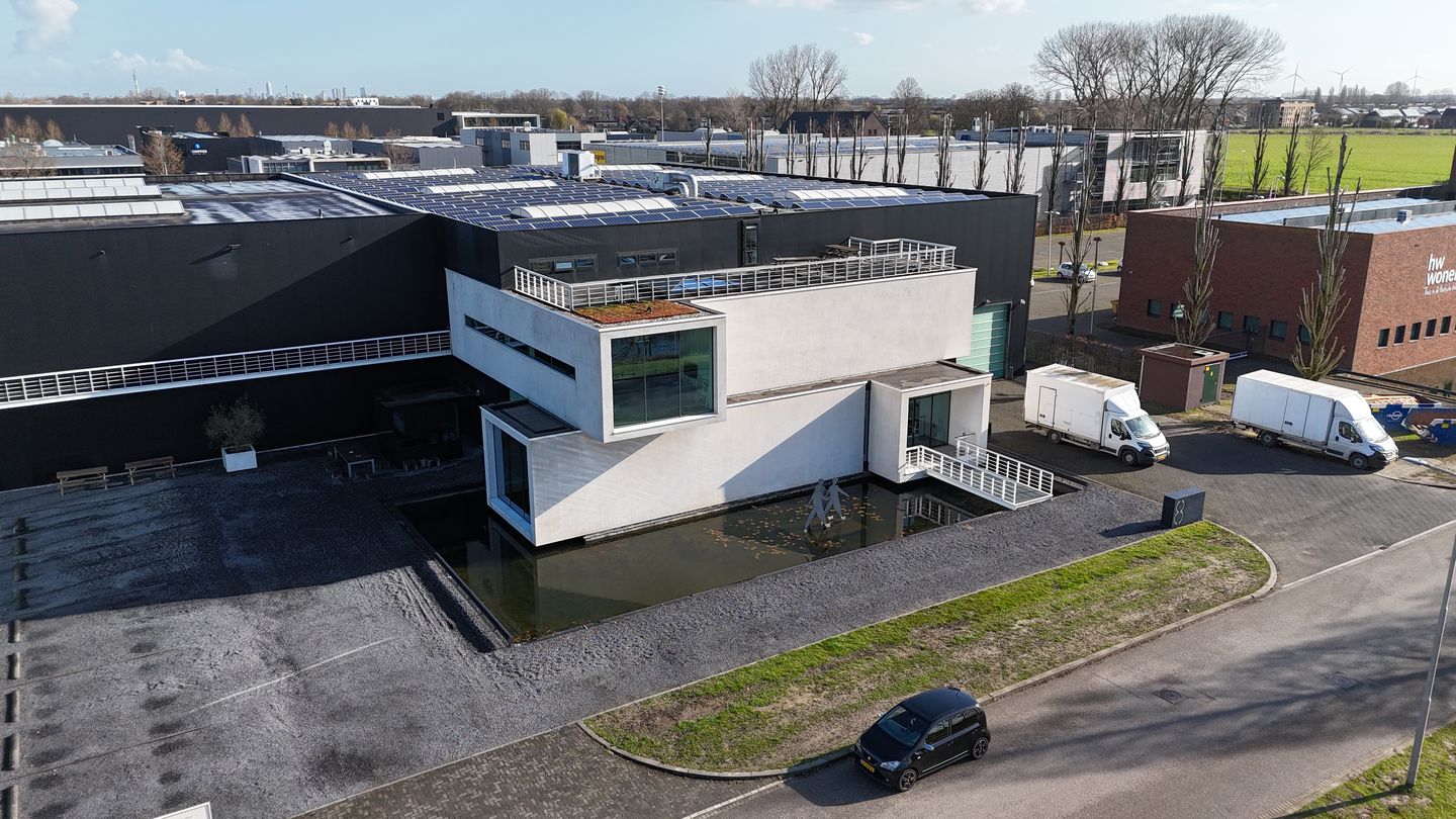 Bekijk foto 3 van Ferrarilaan 8