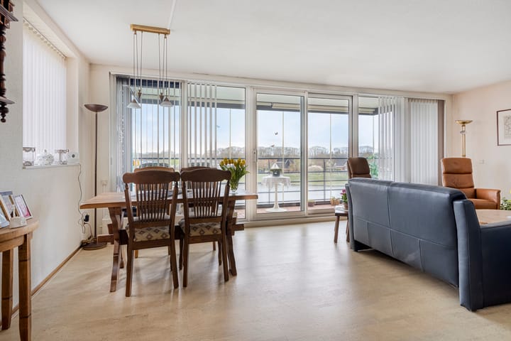 Foto 2 van Erik Pinksterblomstraat 40