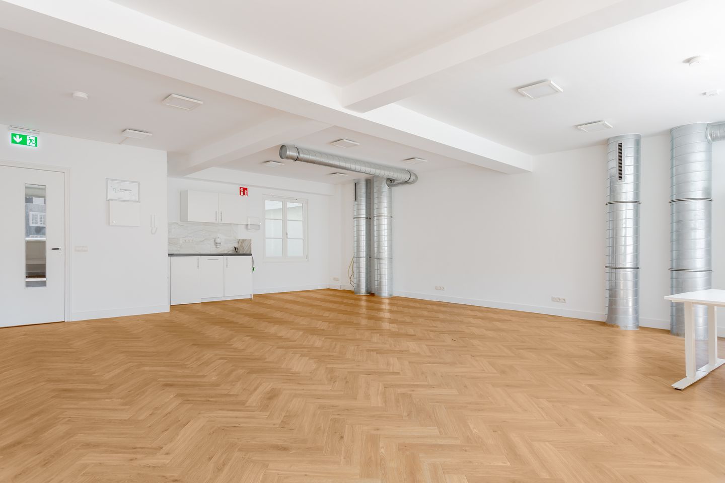 View photo 3 of Nieuwezijds Voorburgwal 68