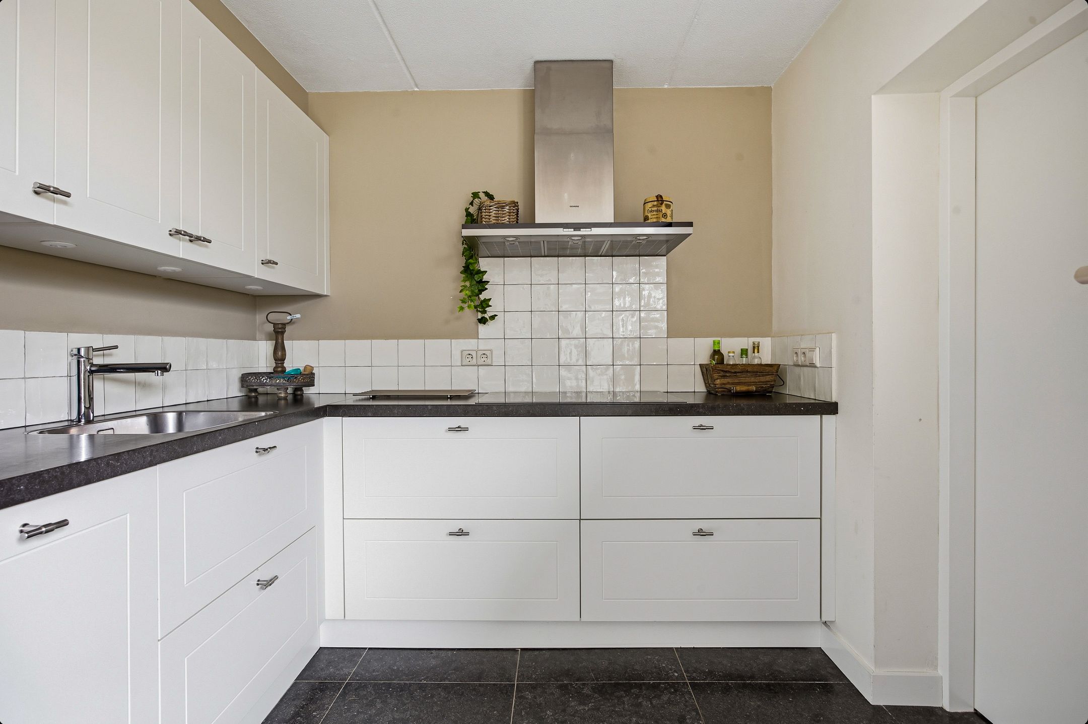 Photo 15 of Griendwerkerstraat 84