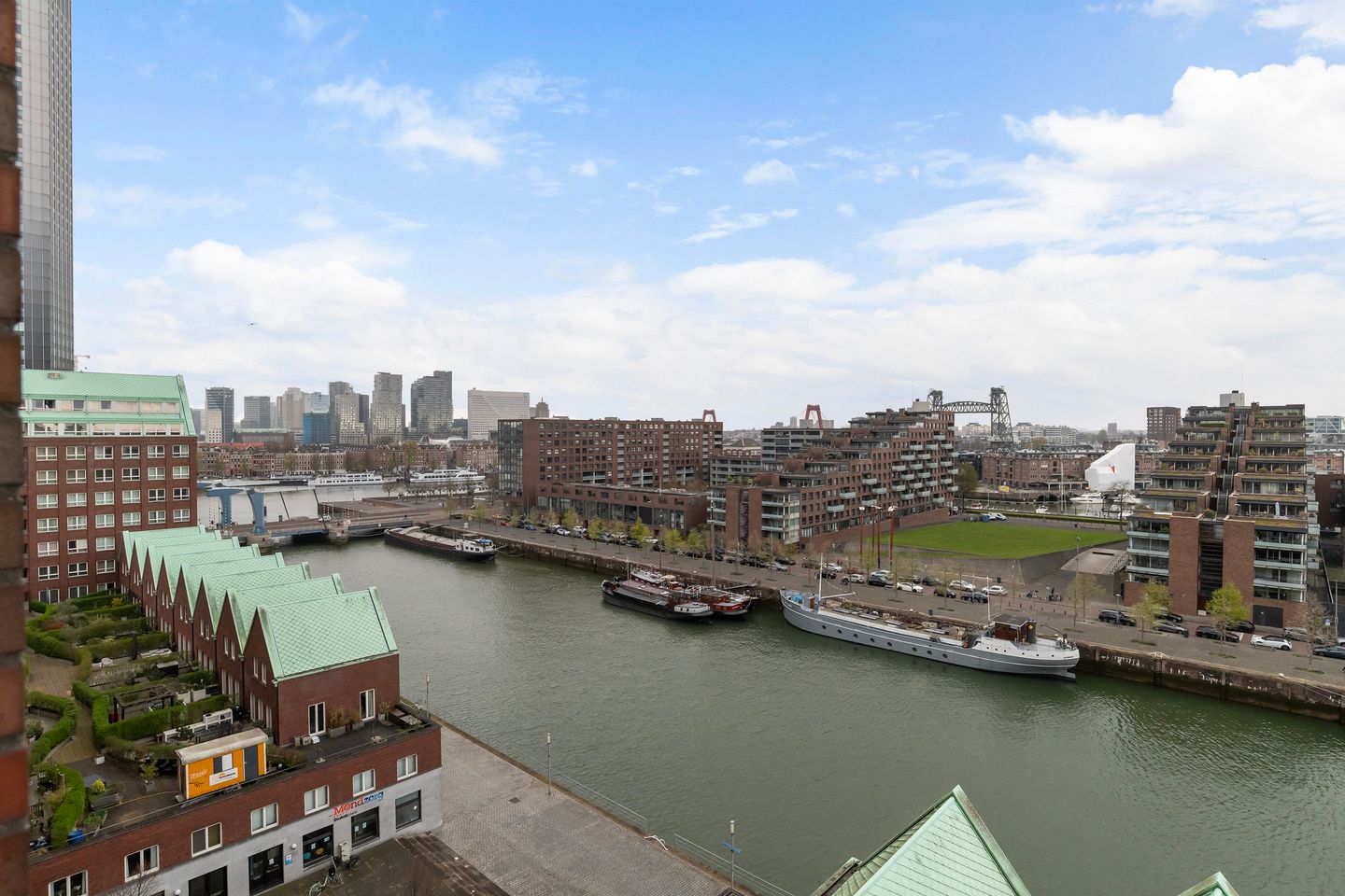 Photo 25 of Laan op Zuid 250