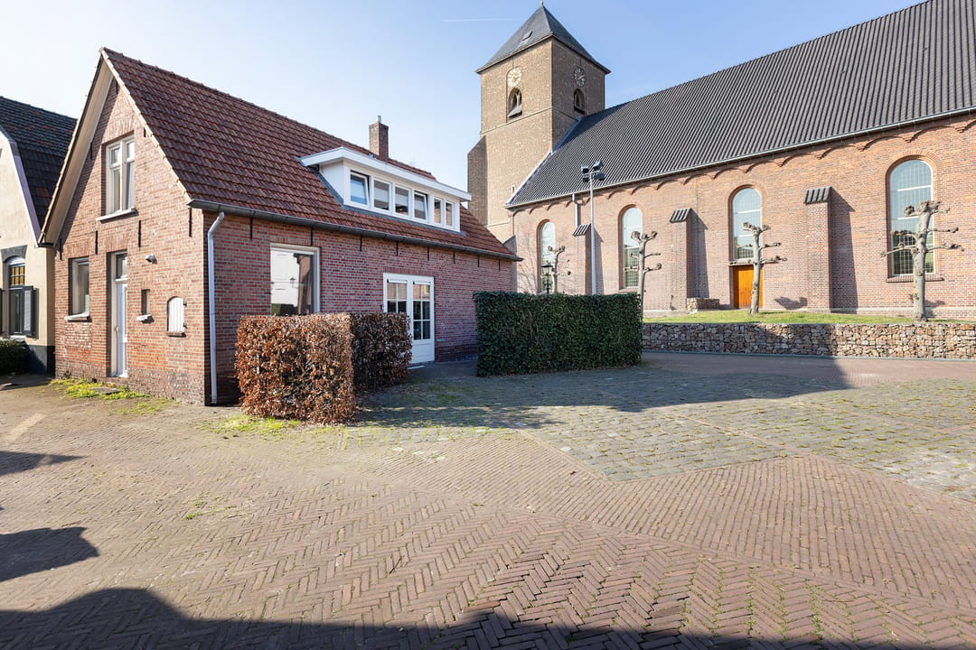 Foto 1 van Kerkplein 10