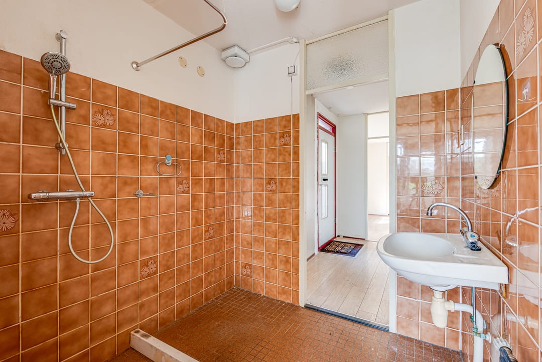 Photo 7 of Schoener 16 65