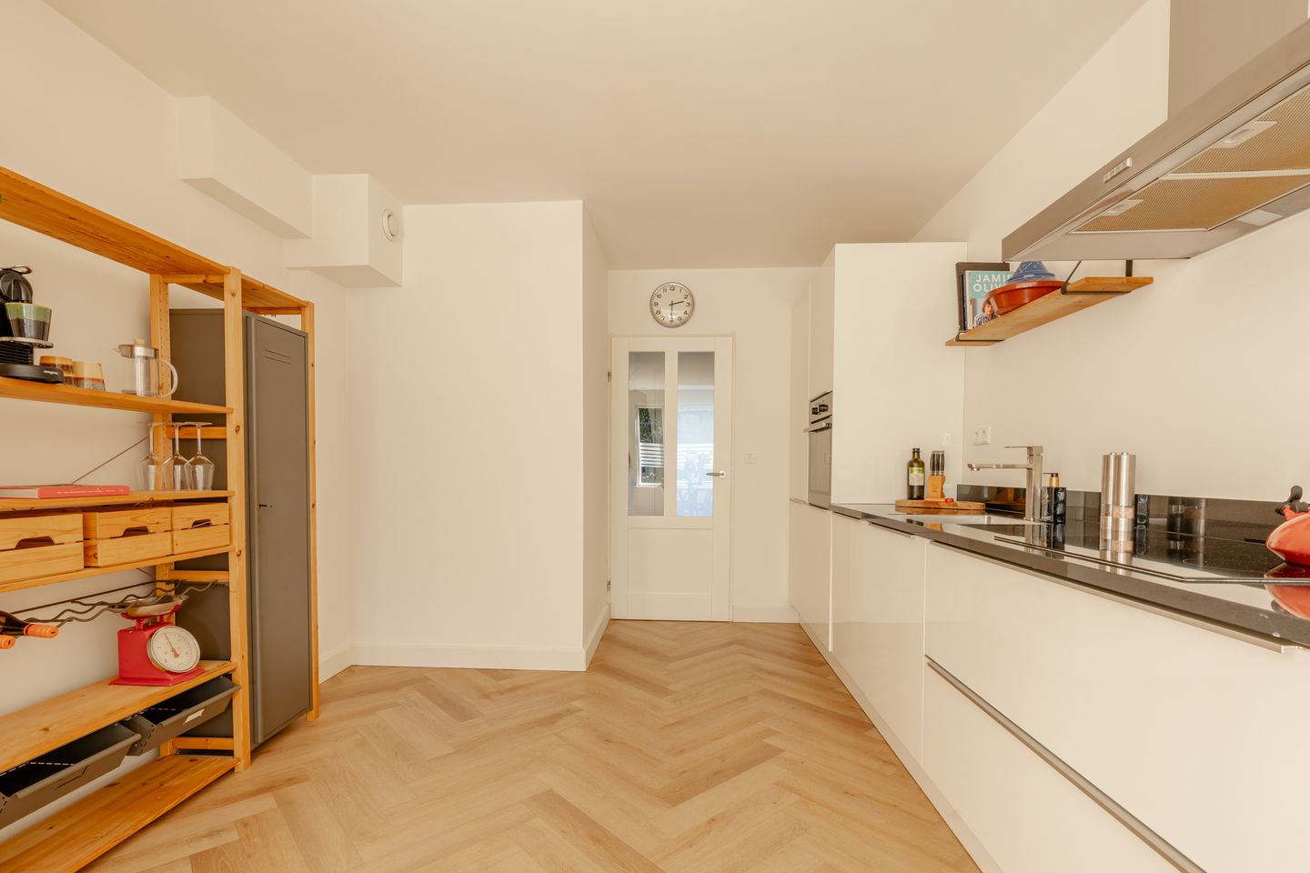 Photo 10 of Alexanderstraat 18