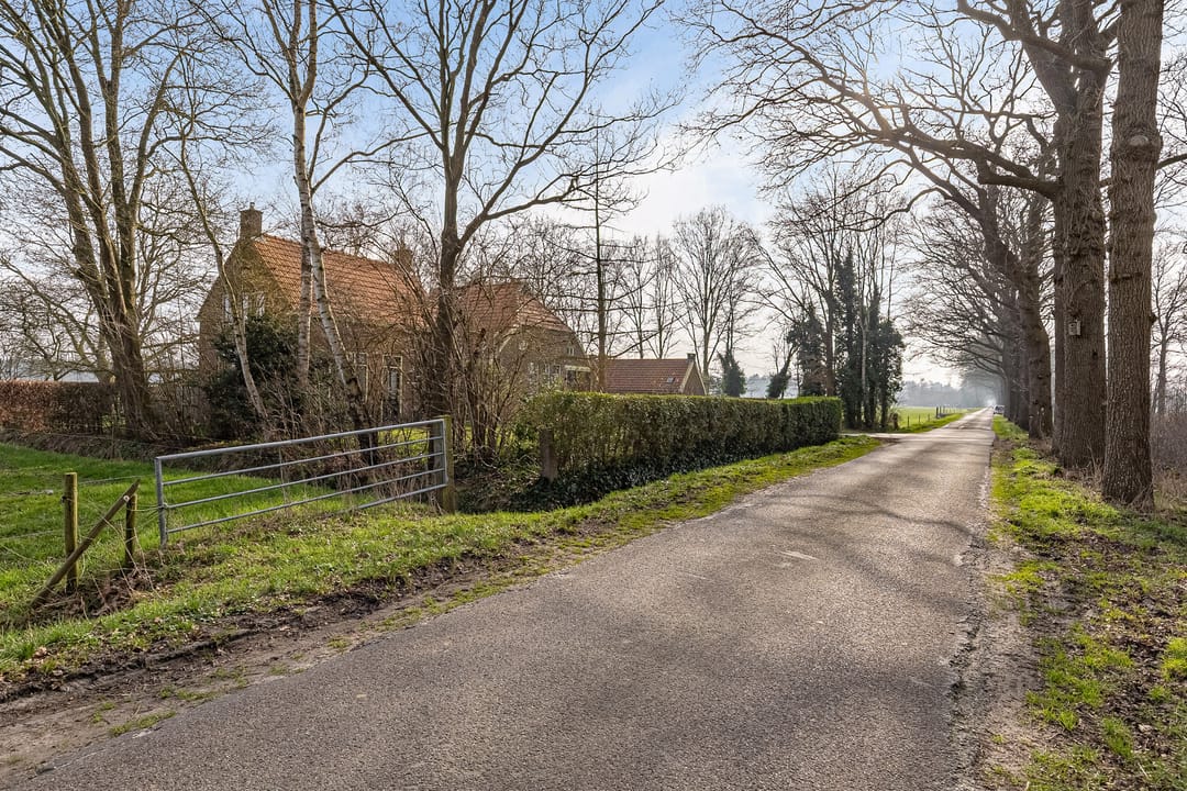 Photo 2 of Leemweg 8