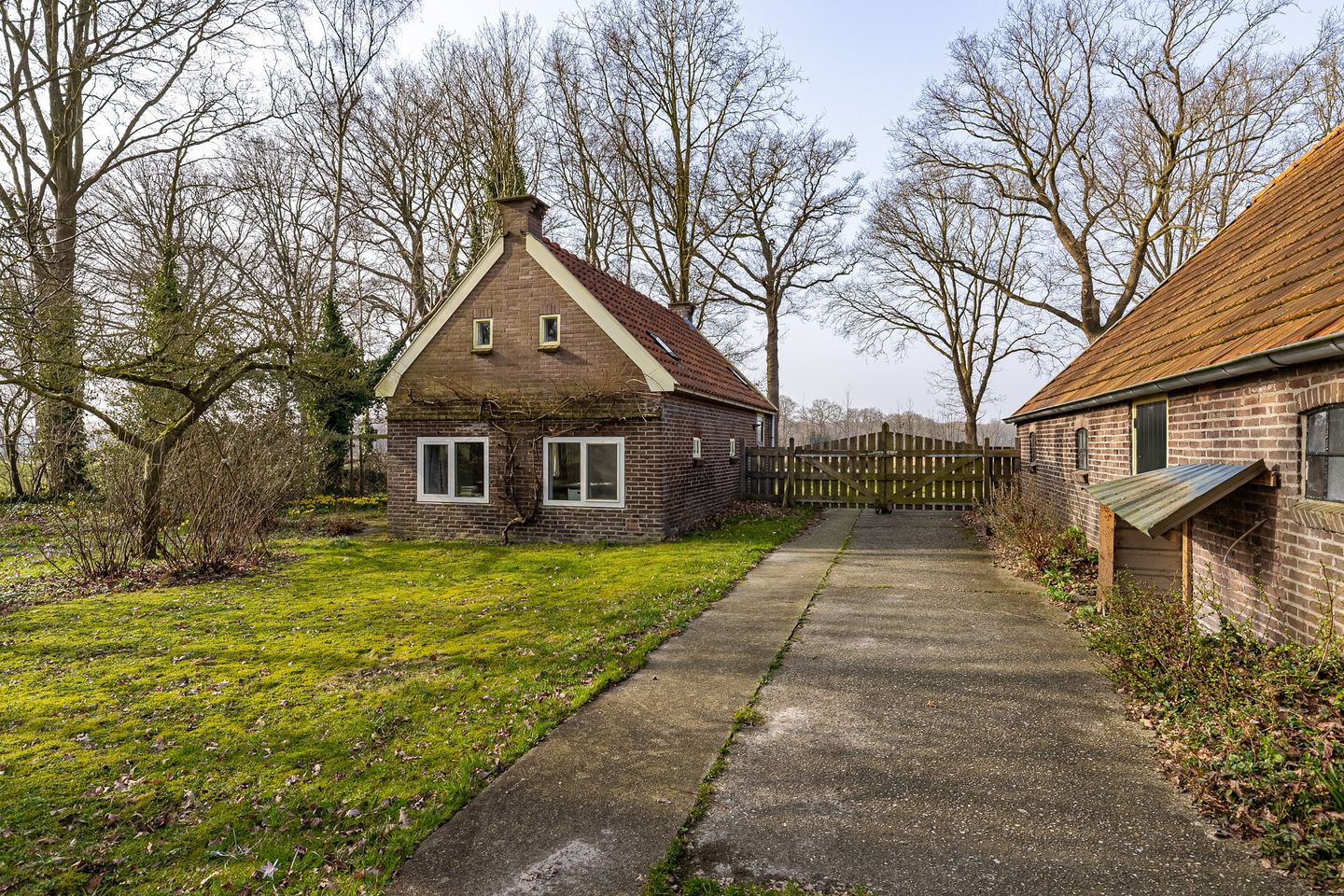 Photo 35 of Leemweg 8