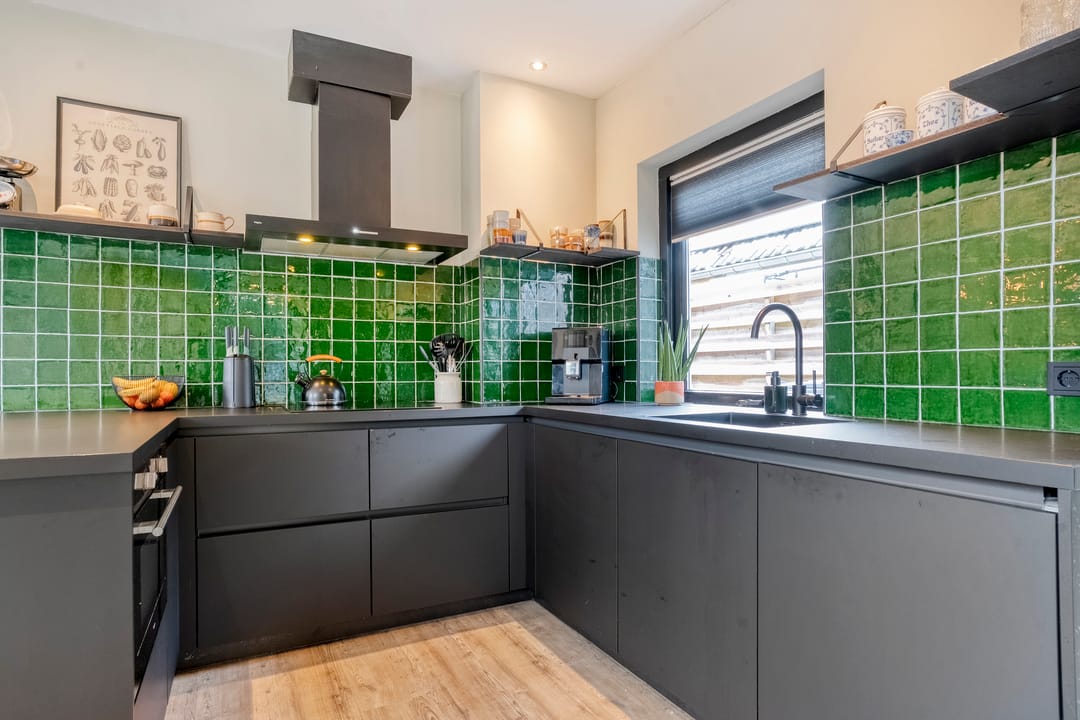 Photo 11 of Julianastraat 17