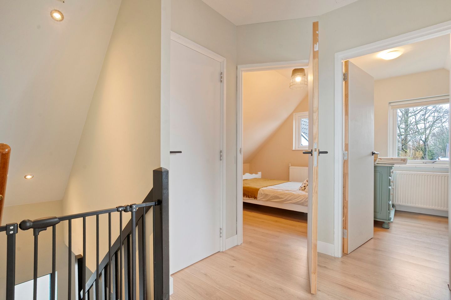 Photo 19 of Julianastraat 17