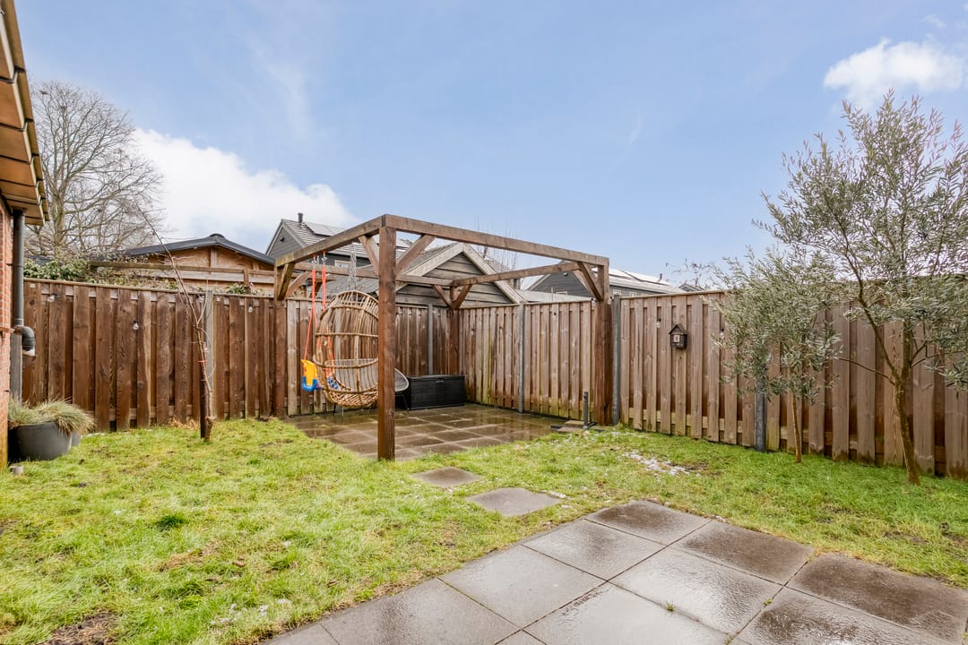 Photo 38 of Julianastraat 17