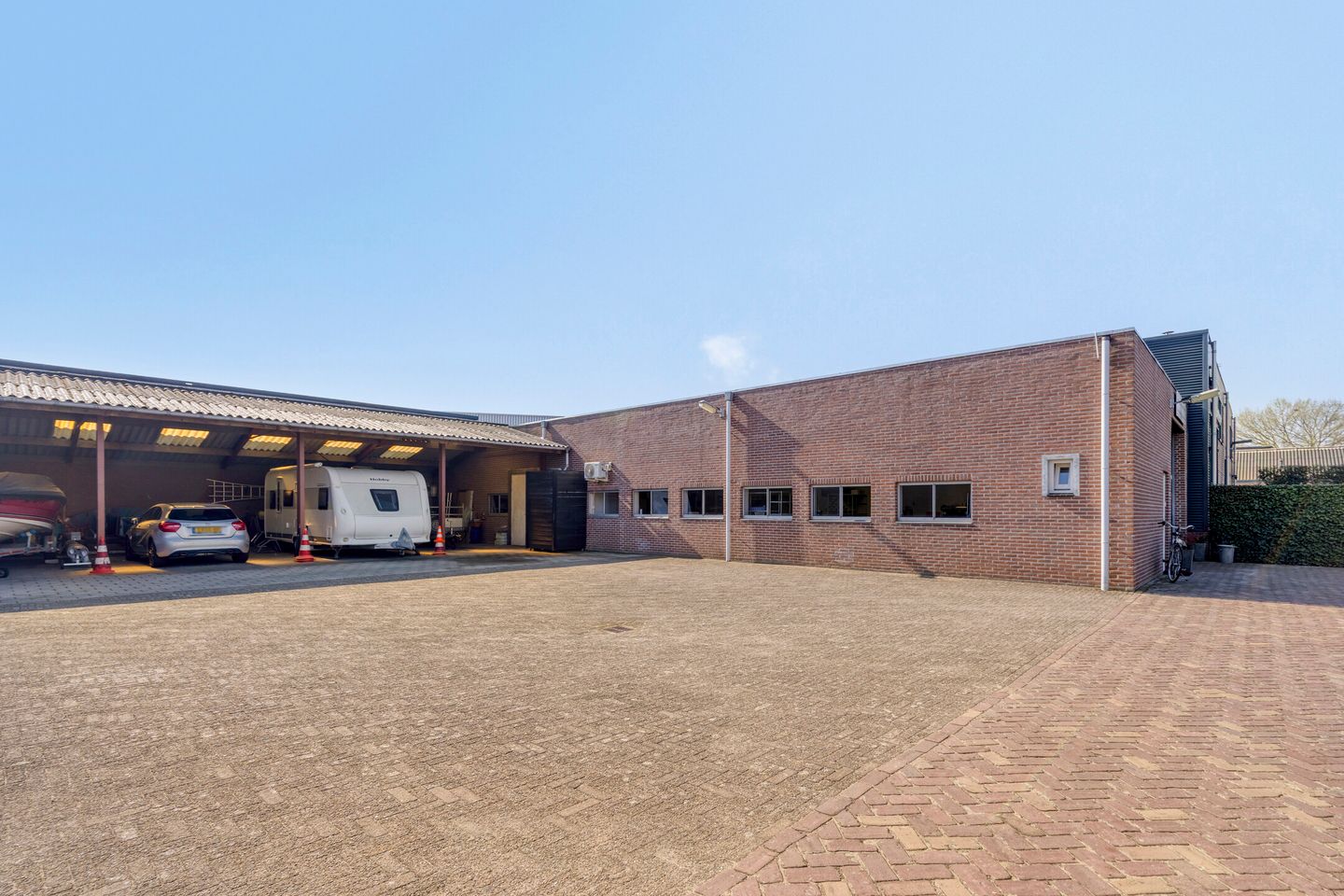 Bekijk foto 4 van De Bloemendaal 31