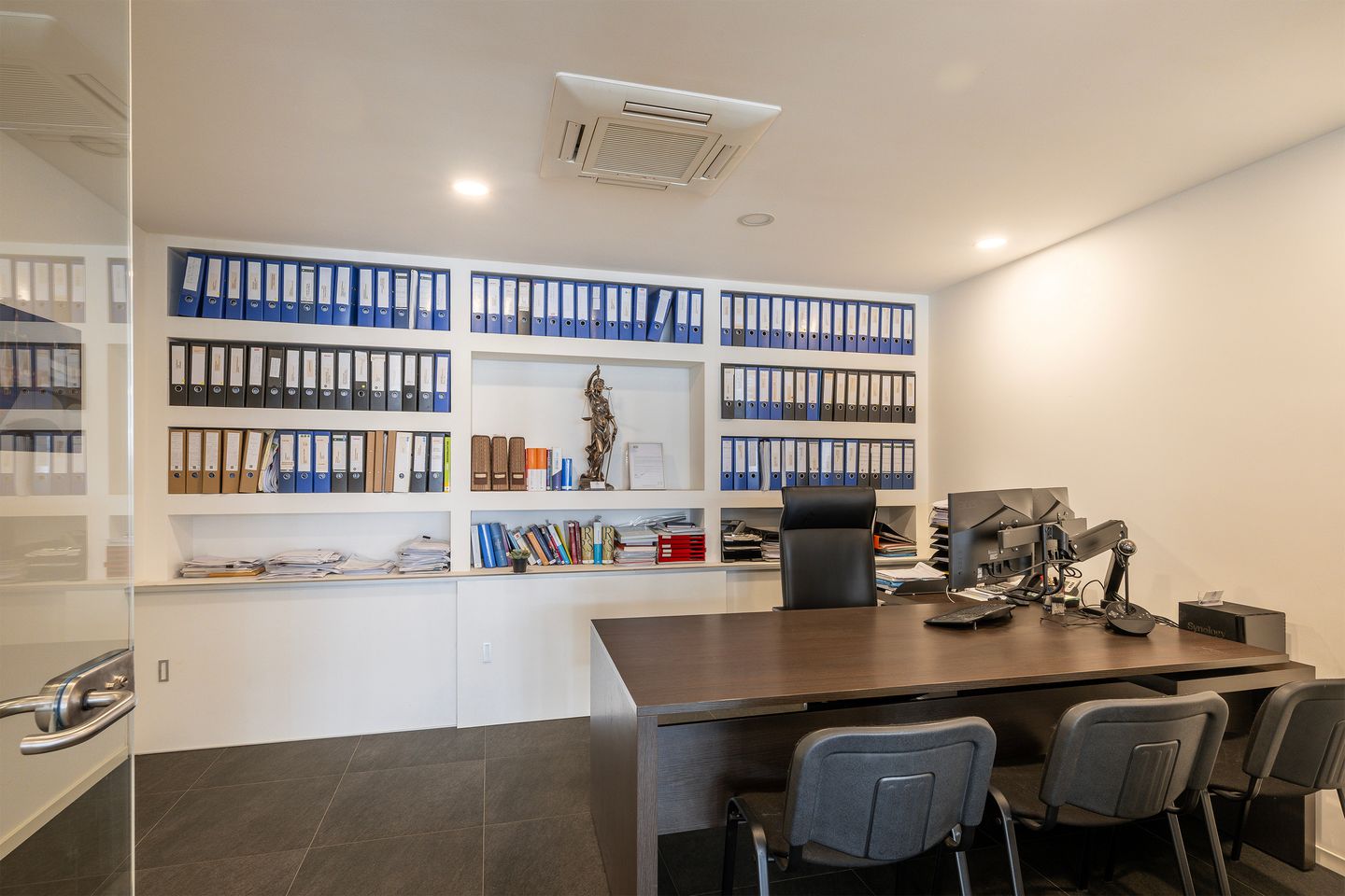 Photo 10 of Hoogstraat 155