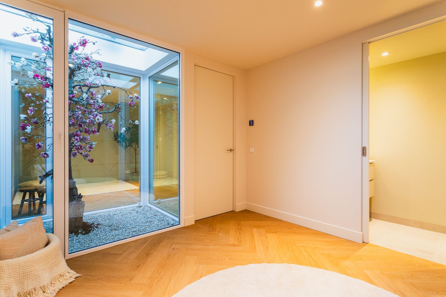 Photo 34 of Hugo de Grootstraat 1-A