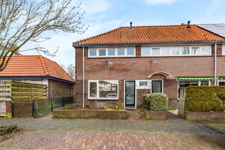 Photo 2 of Besselstraat 3