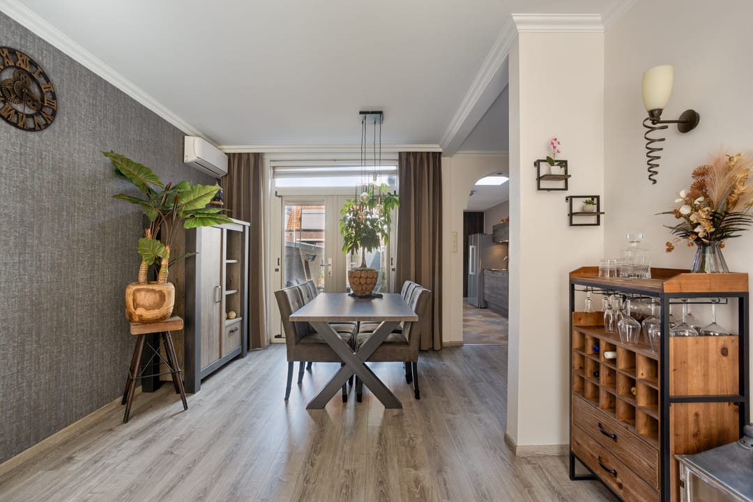 Photo 11 of Dokter Weversstraat 12