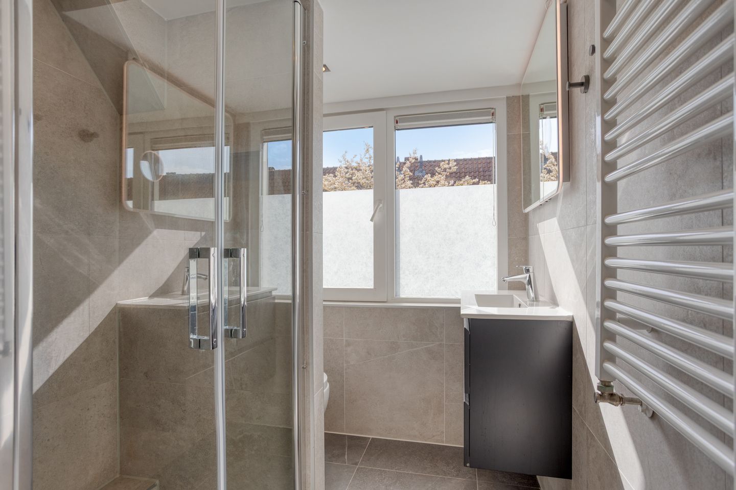 Photo 19 of Dokter Weversstraat 12