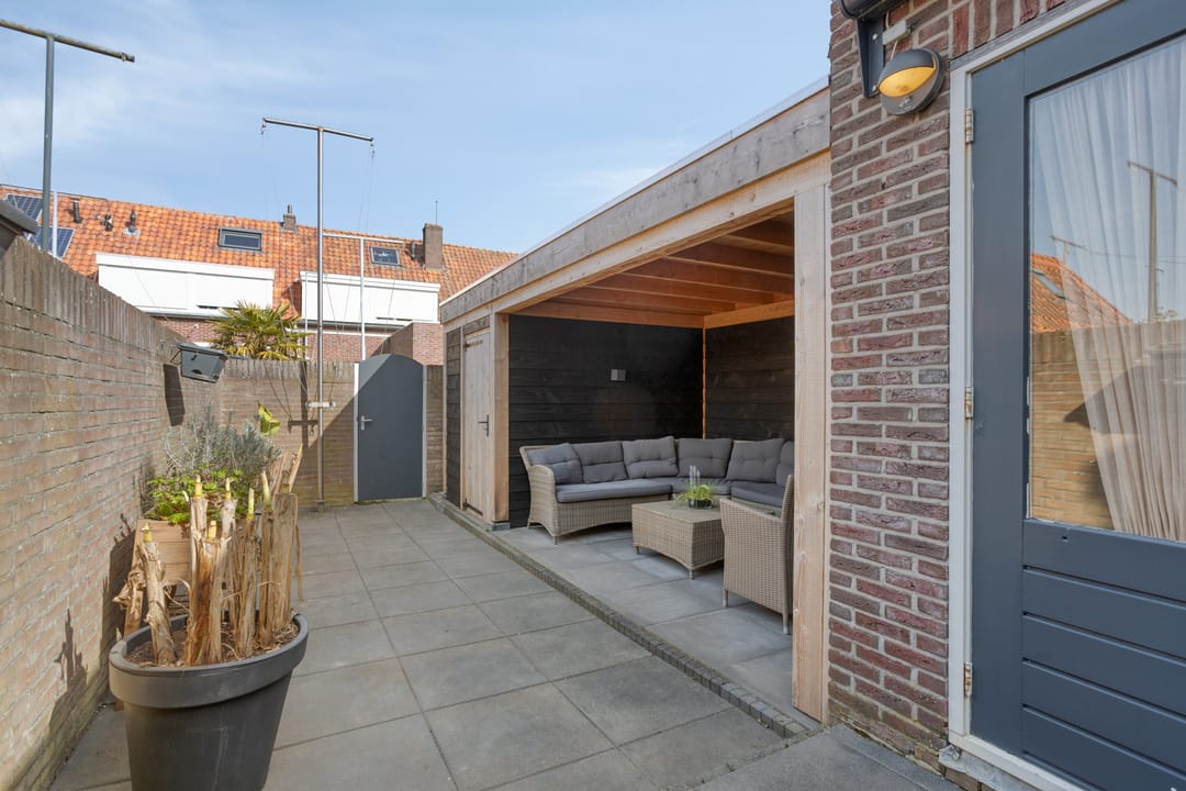 Photo 26 of Dokter Weversstraat 12