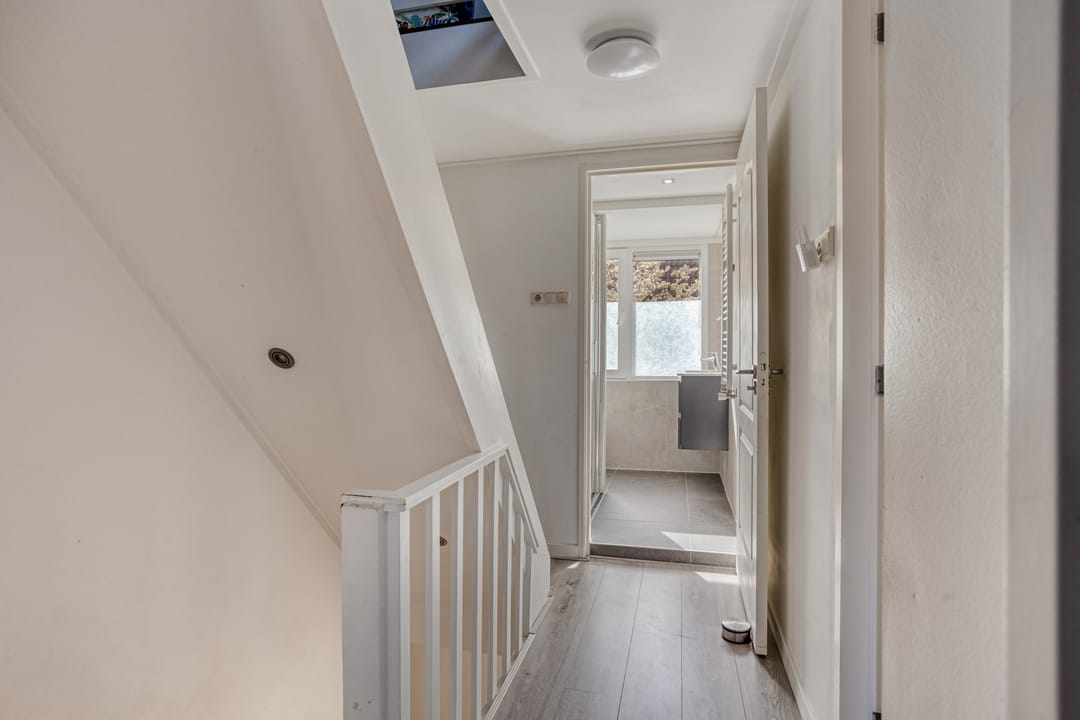 Photo 17 of Dokter Weversstraat 12