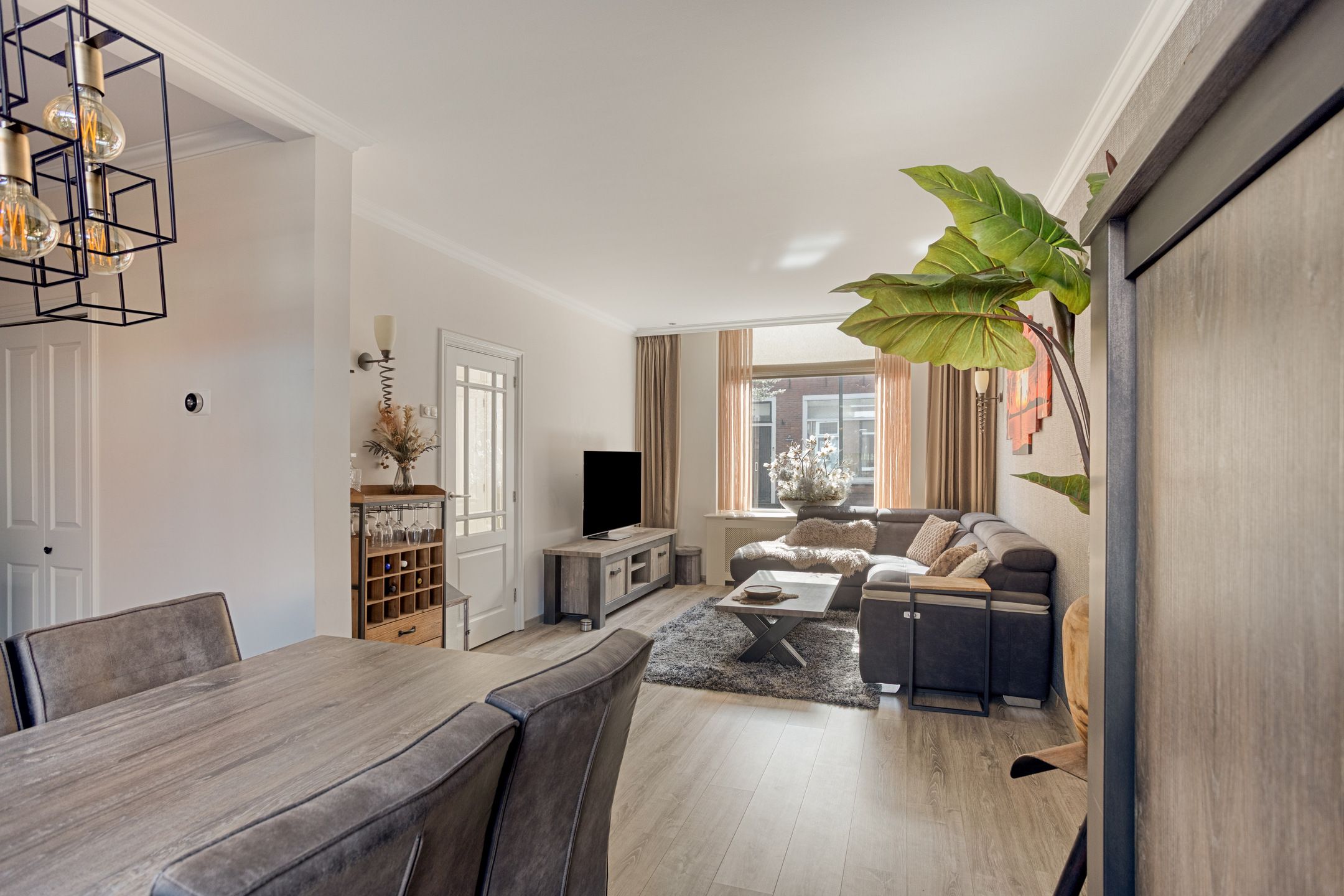 Photo 12 of Dokter Weversstraat 12