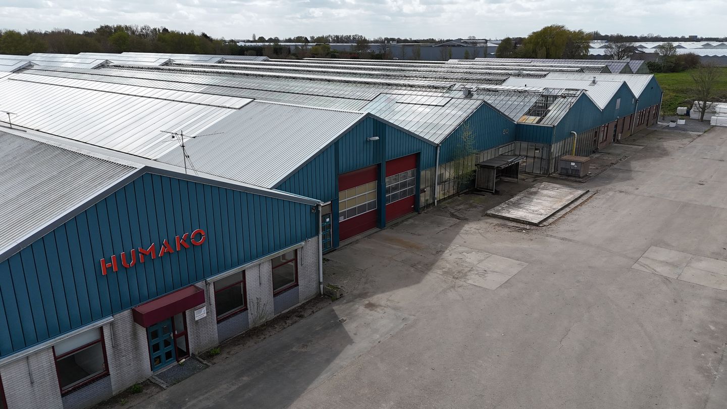 View photo 2 of Aalsmeerderweg 882-B