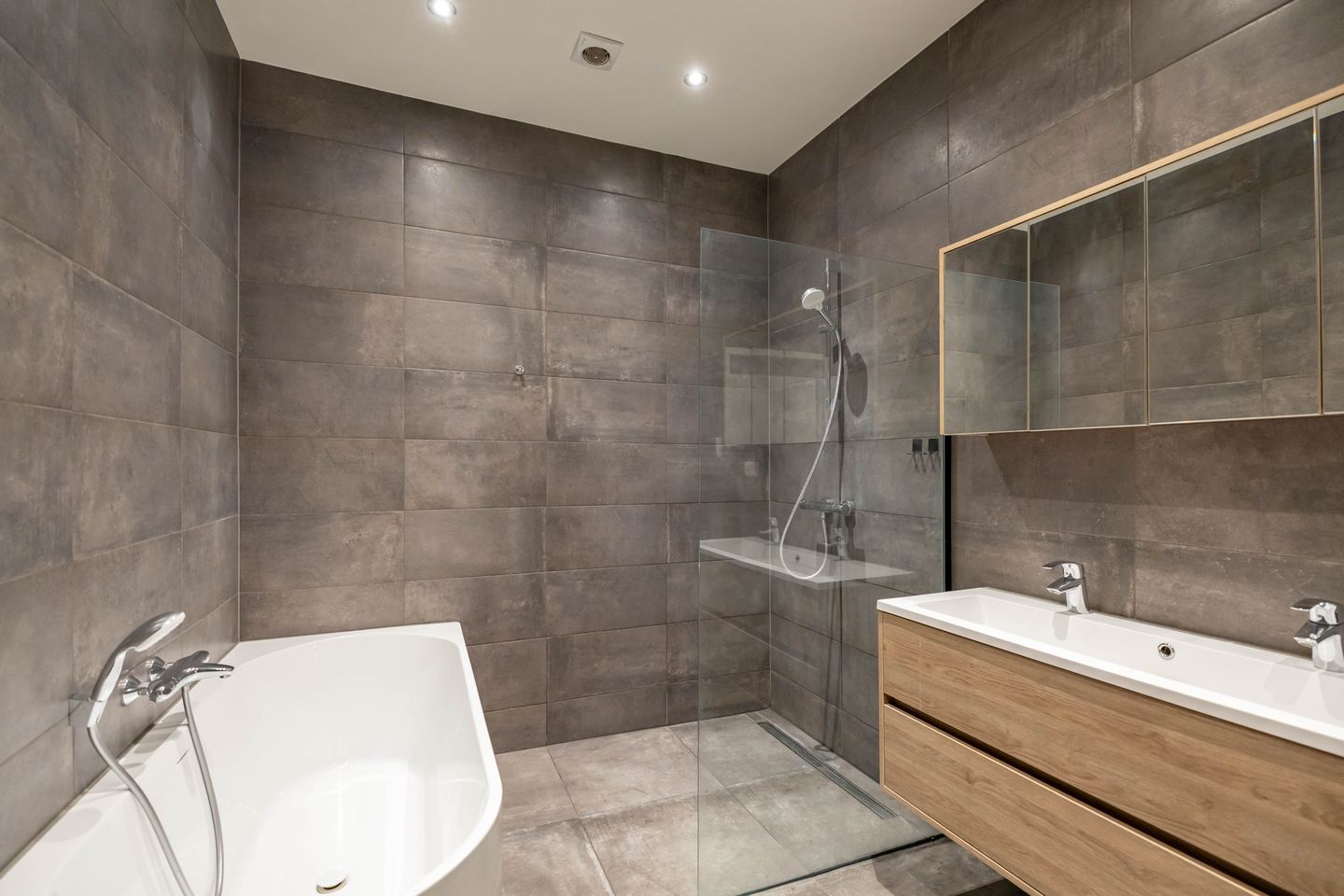 Photo 19 of Hoge der A 28