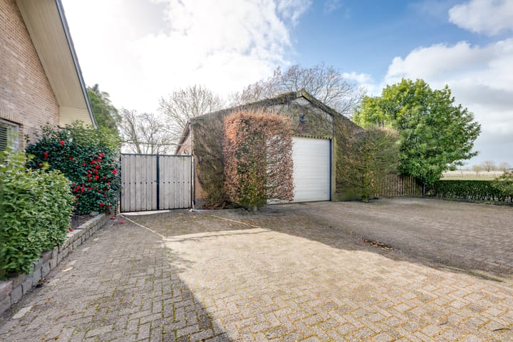 Photo 5 of Stuivezandseweg 54