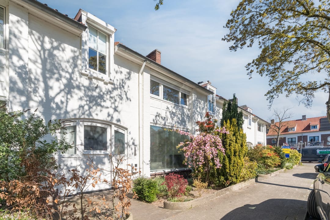 Foto 1 van Roothaanstraat 6