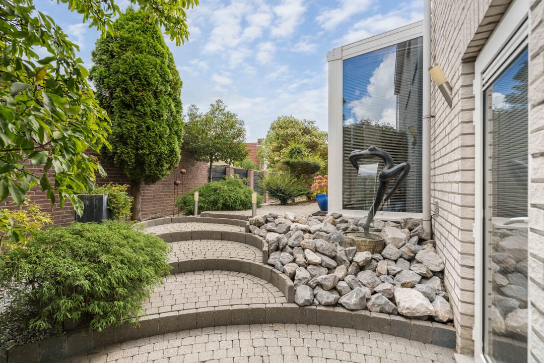 Photo 52 of Breeven 19