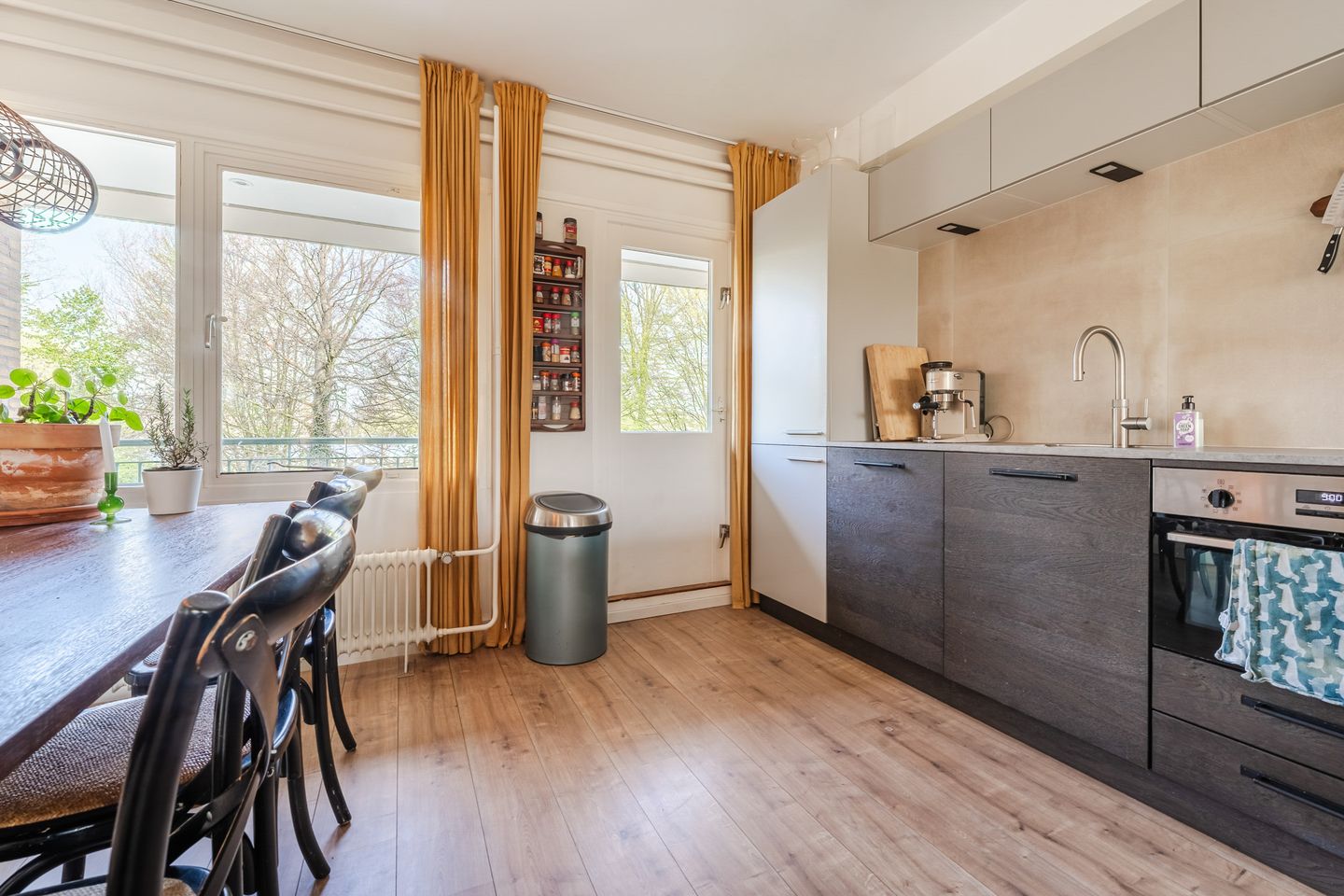 Photo 19 of Eastonstraat 200