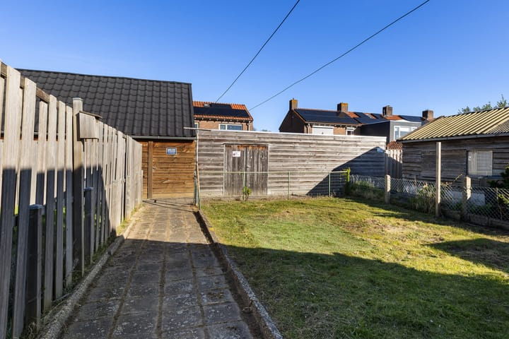 Photo 4 of Zwaluwstraat 12