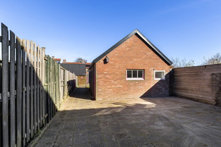 Photo 3 of Zwaluwstraat 12