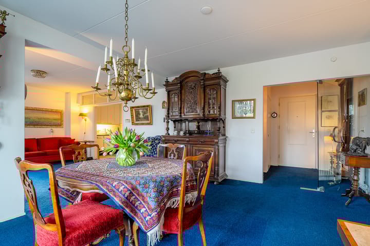 Photo 2 of Vondellaan 10