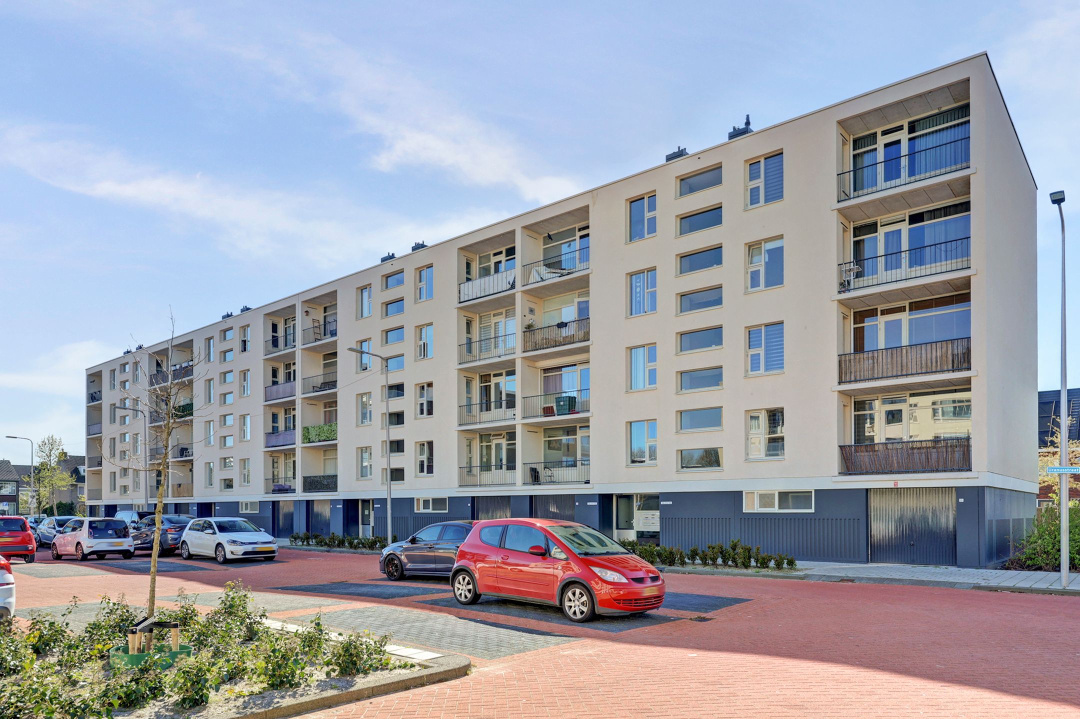 Photo 21 of Uranusstraat 11-B