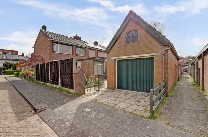 Foto 2 van Madeliefstraat 17