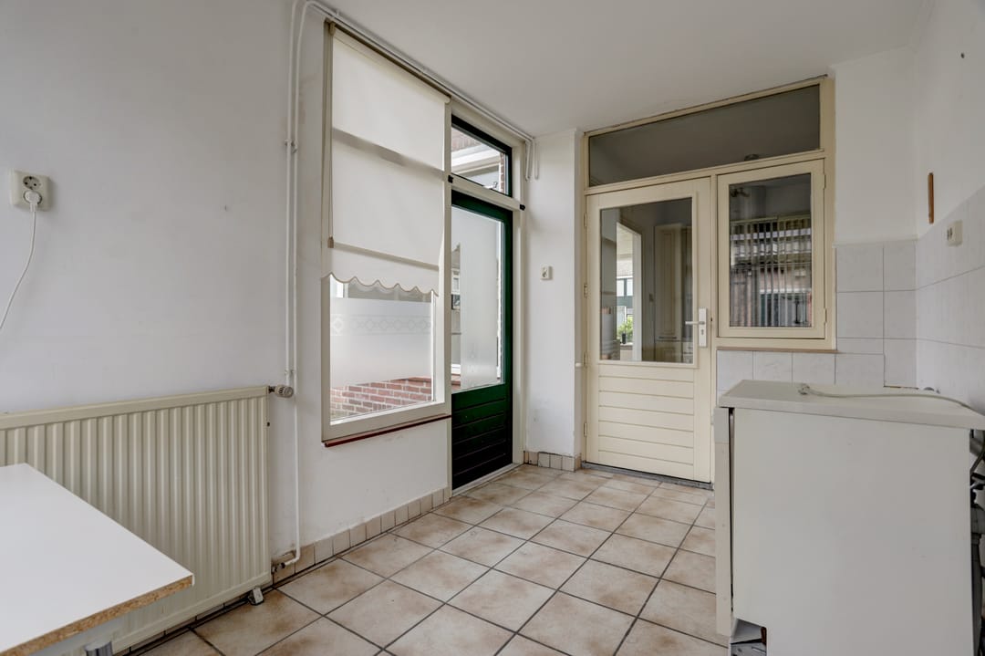 Photo 8 of Madeliefstraat 17