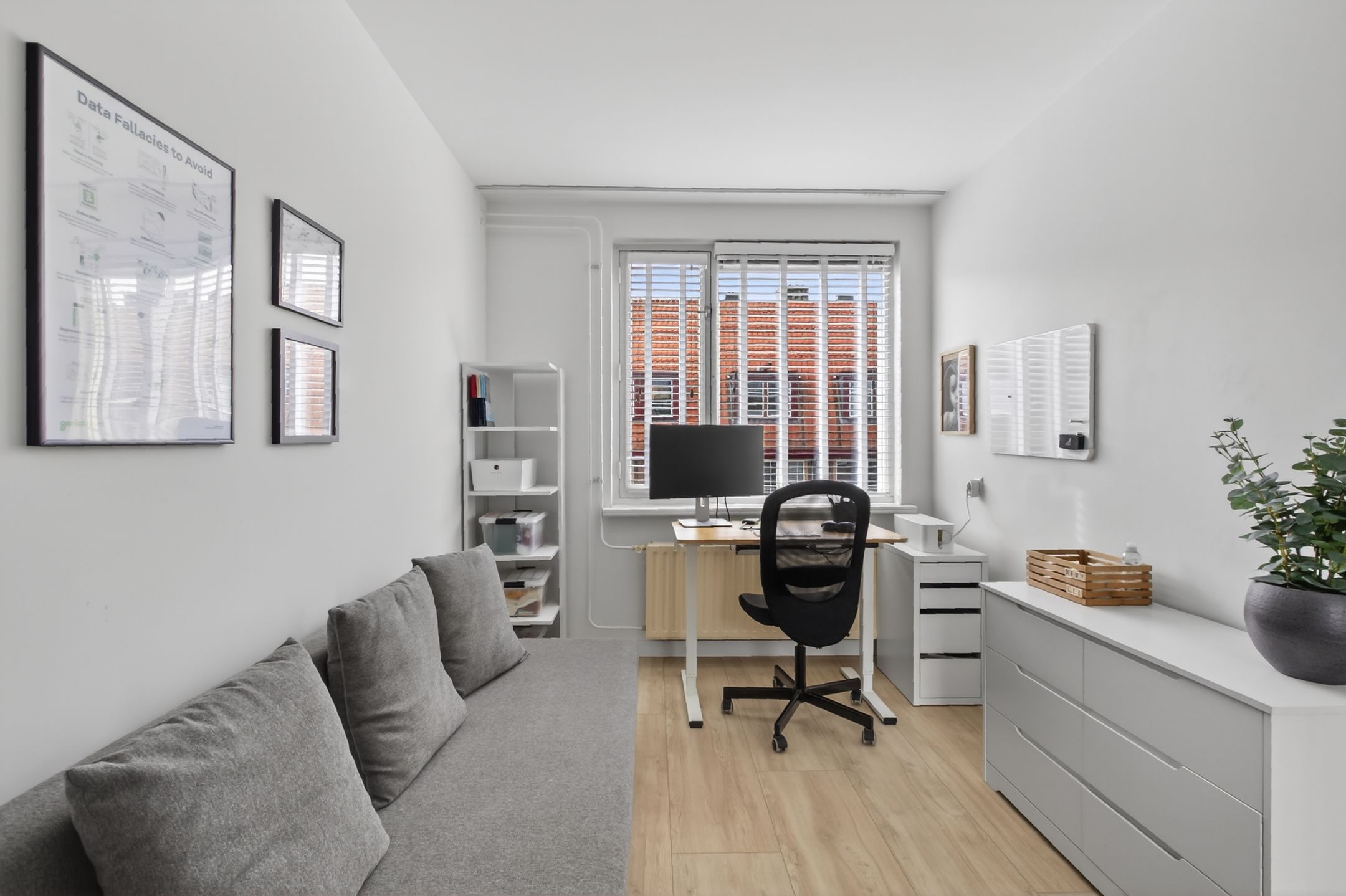 Spacious Top Floor Apartment with Three Bedrooms and Two Balconies in Amsterdam Oost — 15