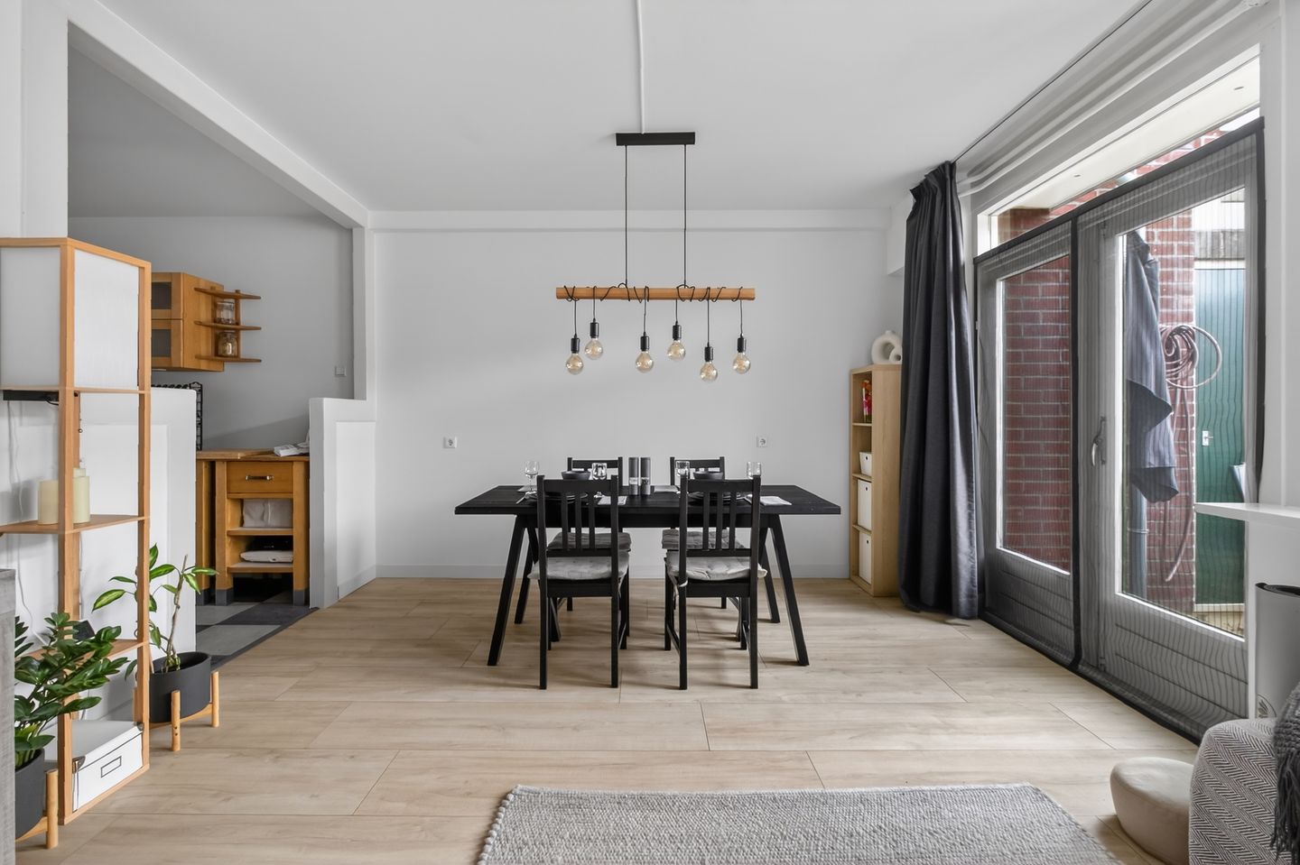 Spacious Top Floor Apartment with Three Bedrooms and Two Balconies in Amsterdam Oost — 19